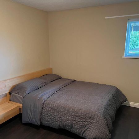 One Bedroom, One Living Room, One Kitchen And One Bathroom With Independent Access Richmond Kültér fotó