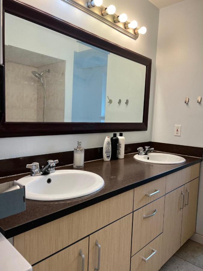 One Bedroom, One Living Room, One Kitchen And One Bathroom With Independent Access Richmond Kültér fotó